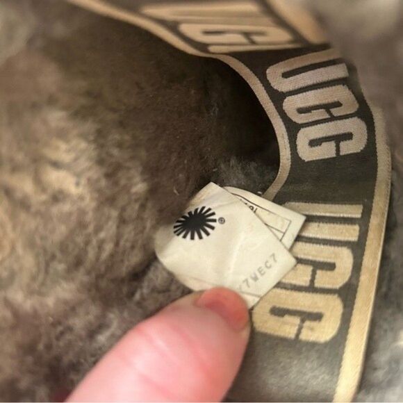 Ugg Fluff Yeah Slippers - Picture 9 of 11